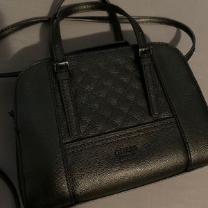 GUESS BLACK PURSE